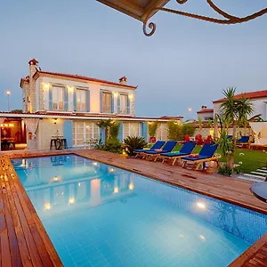 Villa Alakapi &